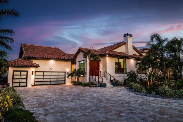 Attached, Exterior, Facade, Spanish Mediterranean