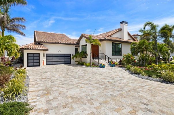 Attached, Exterior, Facade, Spanish Mediterranean