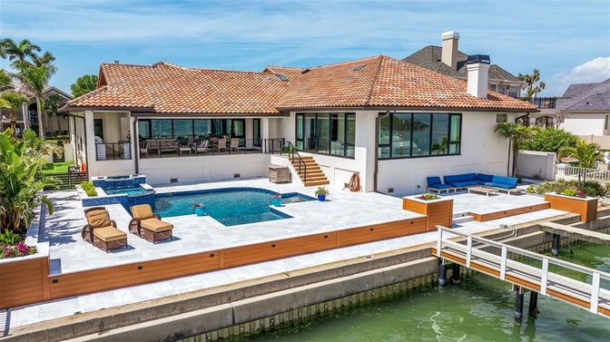 Exterior, Lake, Pool