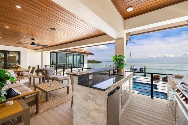 Exterior, Recessed Lighting, Water