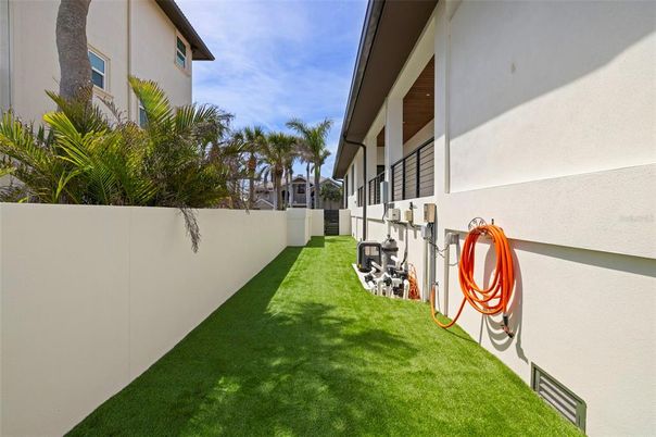 Backyard, Exterior