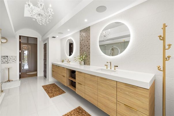 Bathroom, Chandelier, Dual Sink Vanities, Interior, Recessed Lighting