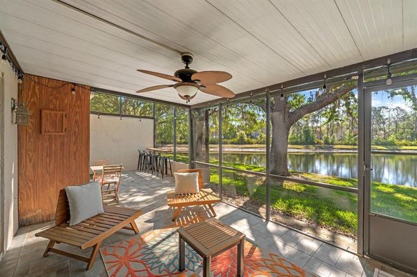 Interior, Sun Room, Water