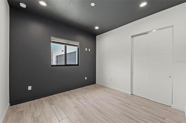 Empty room, Interior, Recessed Lighting, Wood Texture Flooring