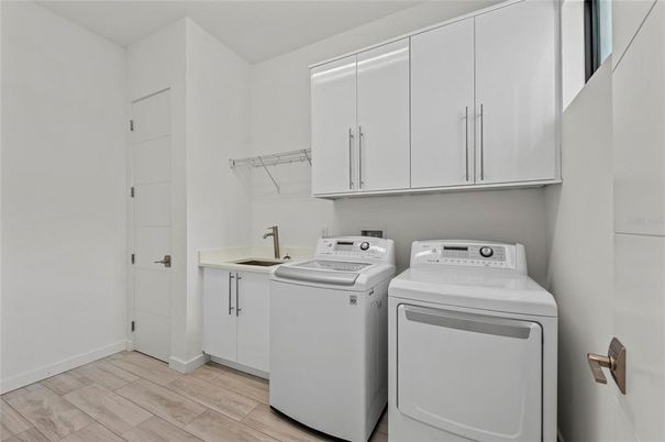 Interior, Washer, Wood Texture Flooring