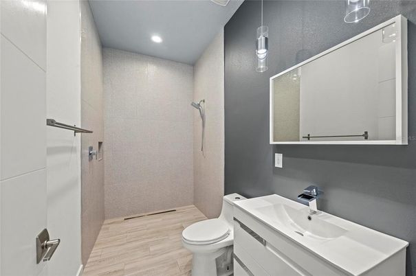 Bathroom, Interior, Pendant Lights, Recessed Lighting, Wood Texture Flooring