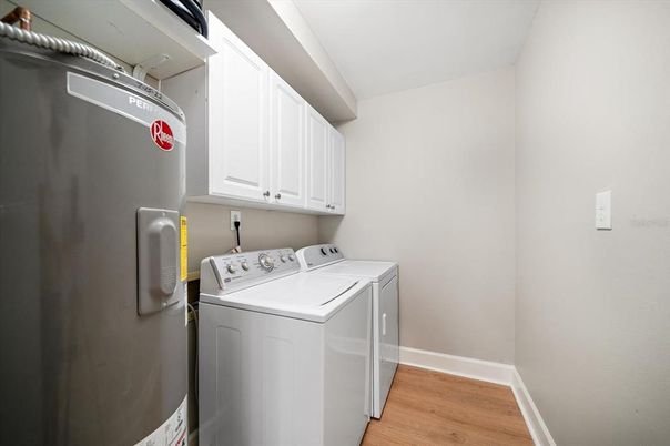 Interior, Washer, Wood Texture Flooring