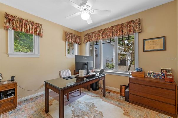 Home Office, Interior