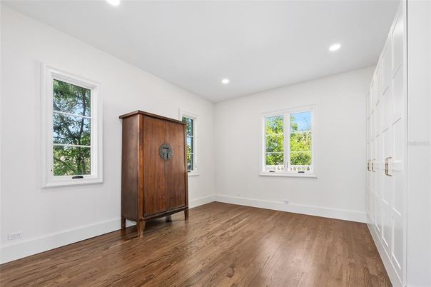 Empty room, Interior, Recessed Lighting, Wood Texture Flooring