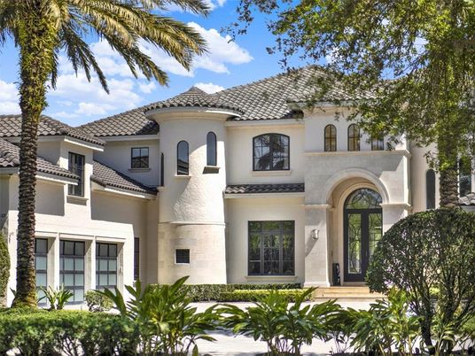 Exterior, Facade, Mediterranean
