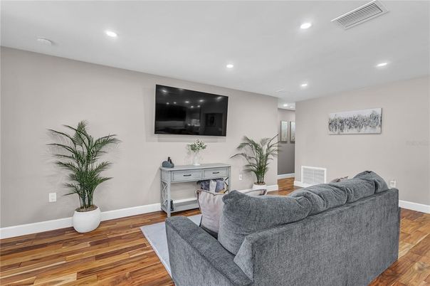 Interior, Living room, Recessed Lighting, Wood Texture Flooring