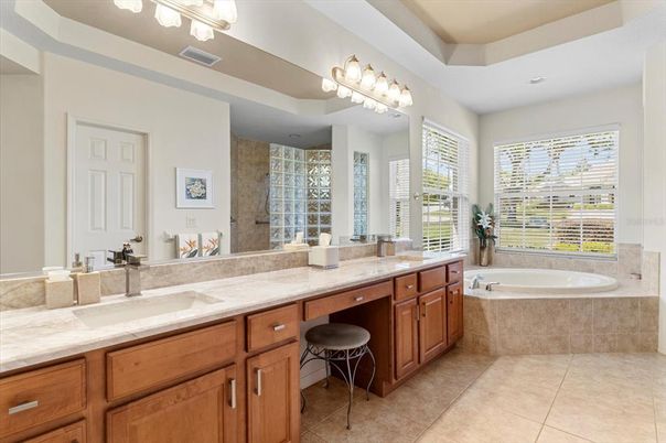 Bathroom, Dual Sink Vanities, Interior, Recessed Lighting