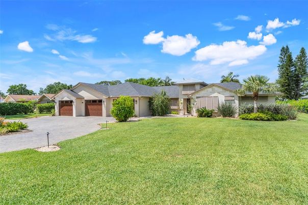 Attached, Backyard, Exterior, Facade, Brick Facade, Ranch