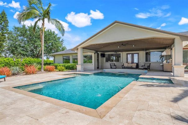Exterior, Pool