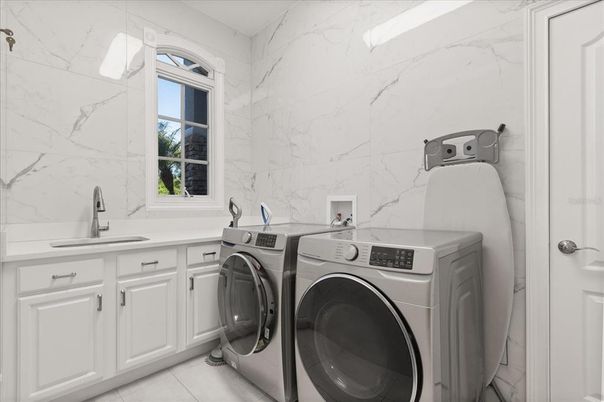 Interior, Marble Walls, Washer