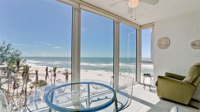 Interior, Sun Room, Water, Wood Texture Flooring