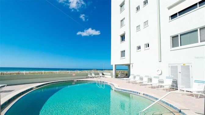 Exterior, Pool, Water