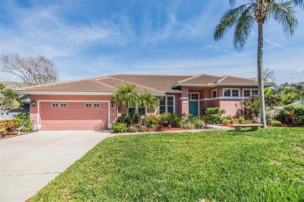 Attached, Exterior, Facade, Ranch