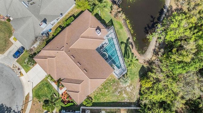 Exterior, Drone