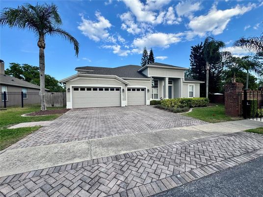 Attached, Exterior, Facade, Ranch