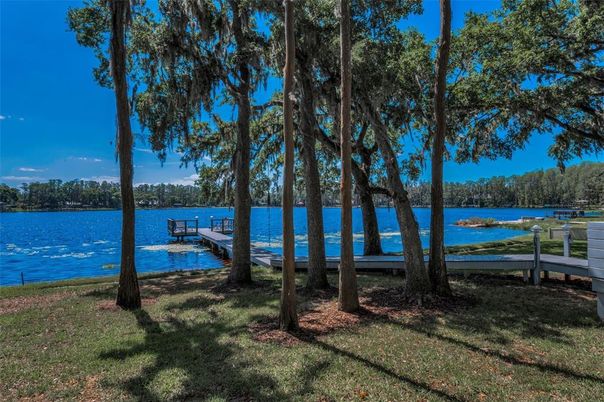 Exterior, Lake