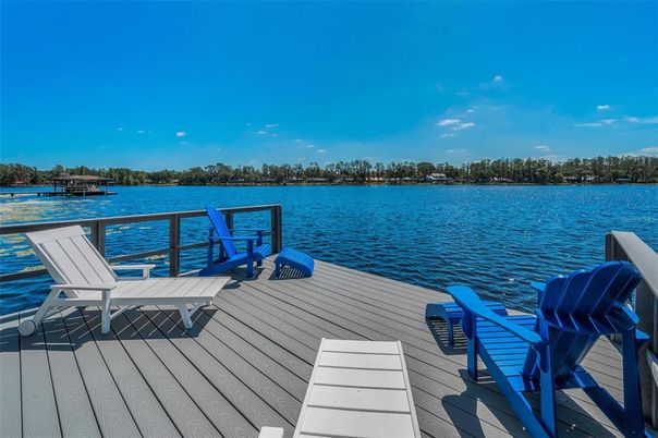 Exterior, Lake