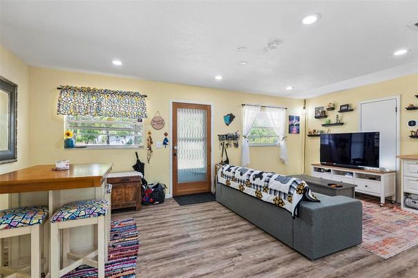 Interior, Living room, Recessed Lighting, Wood Texture Flooring
