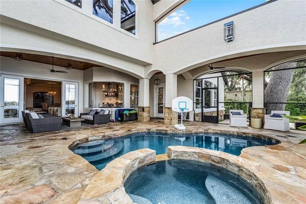 Exterior, Pool
