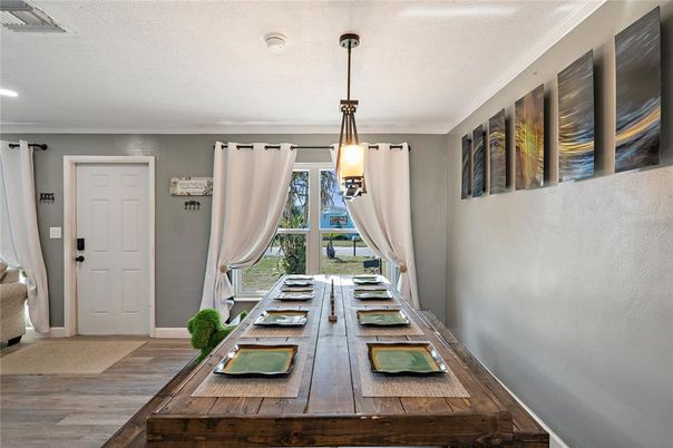 Interior, Pendant Lights, Recessed Lighting, Wood Texture Flooring