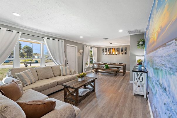Dining room, Interior, Living room, Pendant Lights, Recessed Lighting, Wood Texture Flooring
