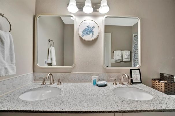 Bathroom, Dual Sink Vanities, Interior
