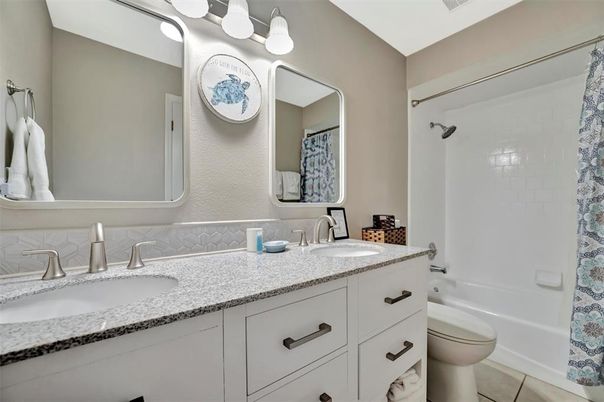 Bathroom, Dual Sink Vanities, Interior