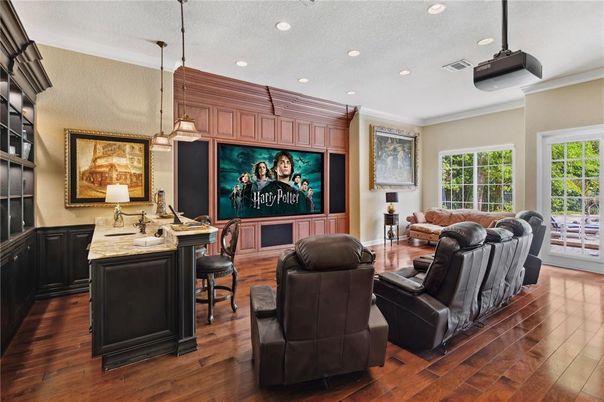Interior, Living room, Pendant Lights, Recessed Lighting, Wood Texture Flooring