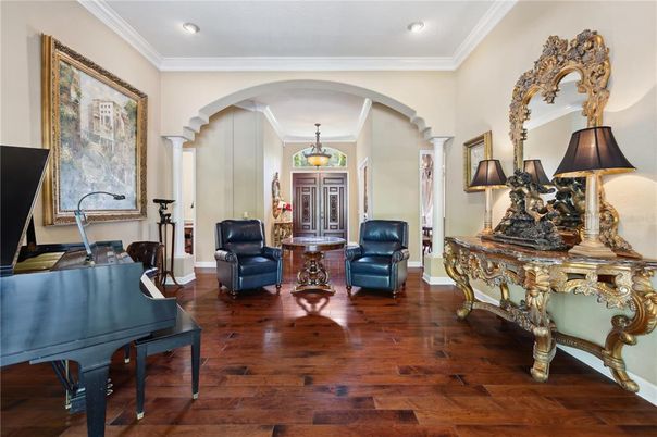 Interior, Pendant Lights, Piano, Recessed Lighting, Wood Texture Flooring