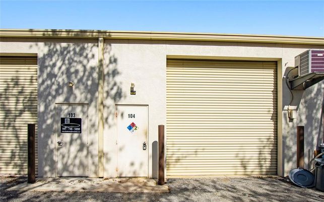 Detached Garage, Exterior
