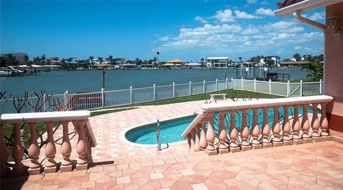 Exterior, Lake, Pool, Water