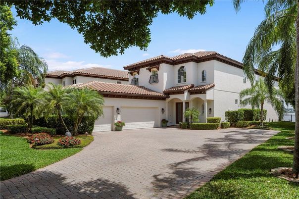 Attached, Exterior, Facade, Mediterranean