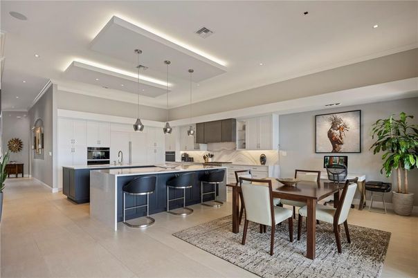 Dining room, Interior, Kitchen, Pendant Lights, Recessed Lighting, Stainless Steel Appliances