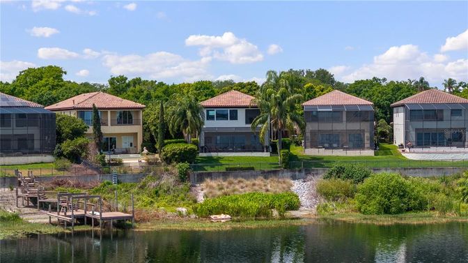 Exterior, Lake