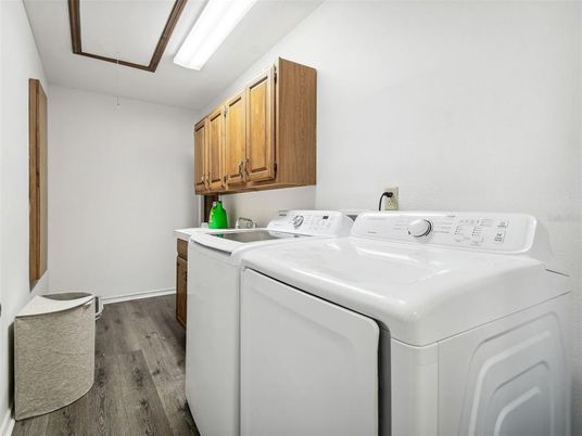 Interior, Washer, Wood Texture Flooring