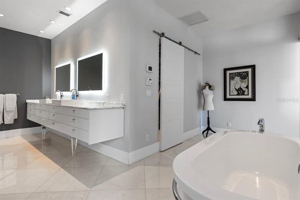 Bathroom, Dual Sink Vanities, Free Standing Baths, Interior, Recessed Lighting