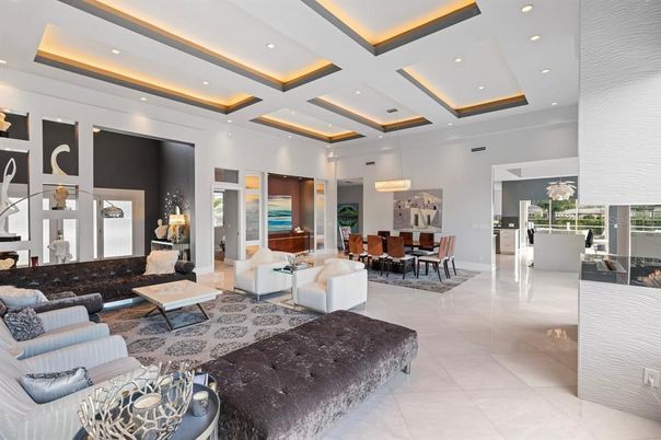 Dining room, Interior, Living room, Pendant Lights, Recessed Lighting