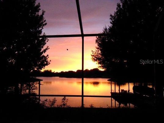 Exterior, Lake