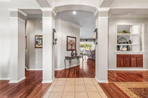 Interior, Recessed Lighting, Wood Texture Flooring