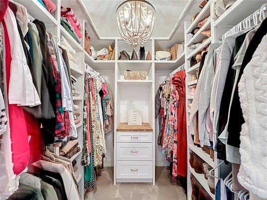 Chandelier, Interior, Walk-in Closets