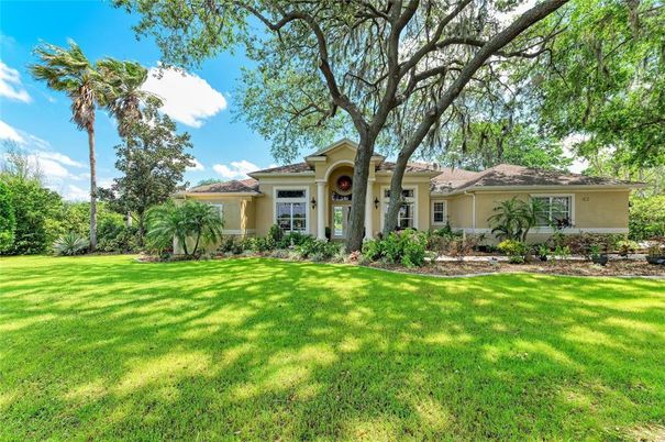 Backyard, Exterior, Facade, Ranch