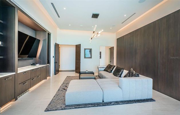 Interior, Living room, Pendant Lights, Recessed Lighting