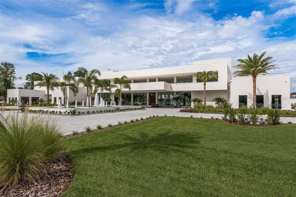 Backyard, Exterior, Facade, Modern