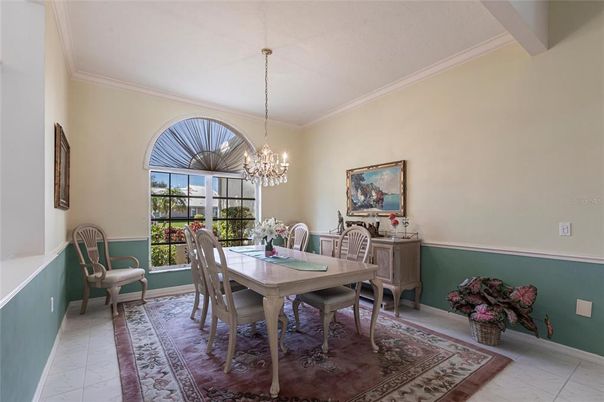 Chandelier, Dining room, Interior