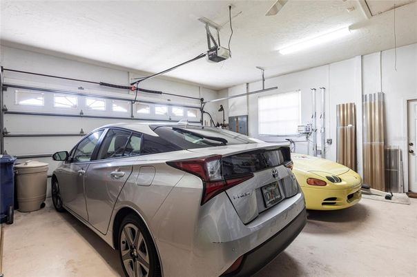 Garage, Interior